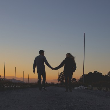 8 Obvious Signs Your Relationship’s Problems Can’t Be Fixed