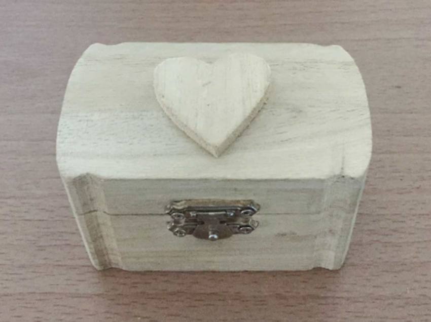 I Found A Box Containing The Story Of A 19-Year-Old Girl Who Killed A Random Person For No Reason
