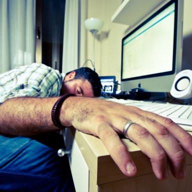 13 Things That Happen When You Party Hard And Hangover At Work Even Harder