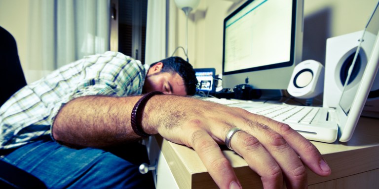 13 Things That Happen When You Party Hard And Hangover At Work Even Harder