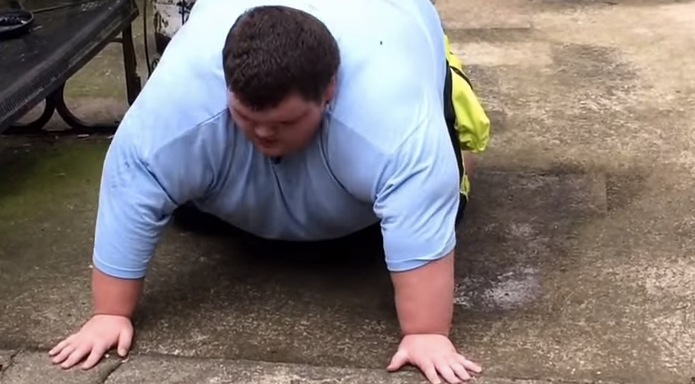 435 Pound Teen Is YouTubing His Weight Loss Journey And It Is Super Inspirational