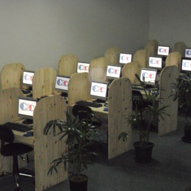 Why Everyone Should Work At A Call Center At Least Once In Their Lives