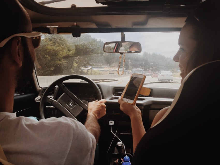 8 Status Updates That You Should Never Post For The Good Of All Humanity