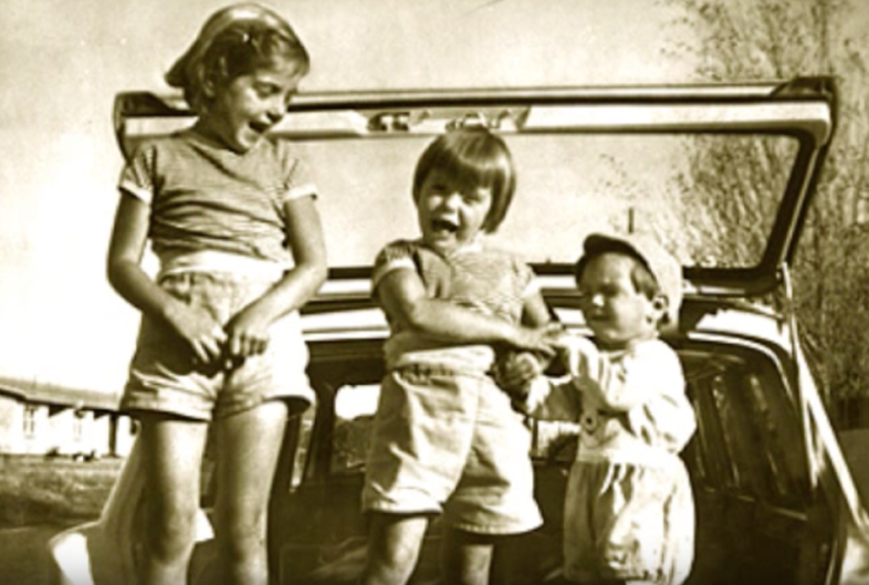 Jane, Arnna, and Grant Beaumont (YouTube)