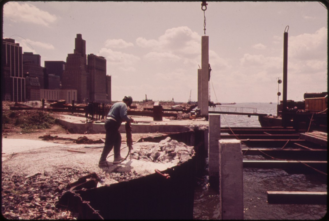 CONSTRUCTION BEGINS ON THE BATTERY PARK DEVELOPMENT ACROSS FROM THE WORLD TRADE BUILDINGS ON THE HUDSON RIVER / Blanche, Wil, Photographer