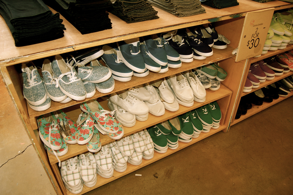 Vans on sale ambience mall