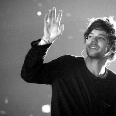 The Internet Is Flipping Out Because Someone Called Louis Tomlinson Ugly