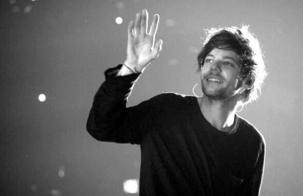 The Internet Is Flipping Out Because Someone Called Louis Tomlinson Ugly