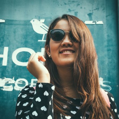 11 Real Thoughts Every Girl Has When Trying To Impress A Guy