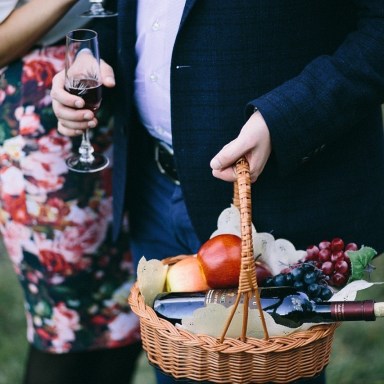 14 Perfect Gifts For The Girl Who’s In An Open Relationship With Wine