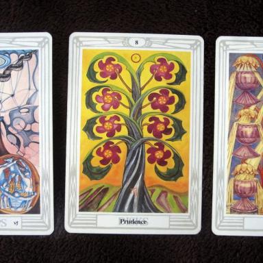 18 Psychics And Tarot Readers Say What They Really Think About Horoscopes, Prophecy, And Palm Reading