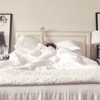 17 Struggles Of Dating A Morning Person When You’re (Definitely) Not One
