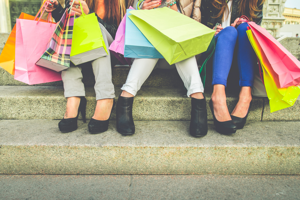 girls shopping