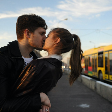 7 Chivalrous Acts That We Should Still Expect From Modern Dating