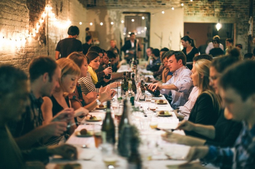 48 Waiters Share The Most Cringeworthy Dates They’ve Ever Witnessed