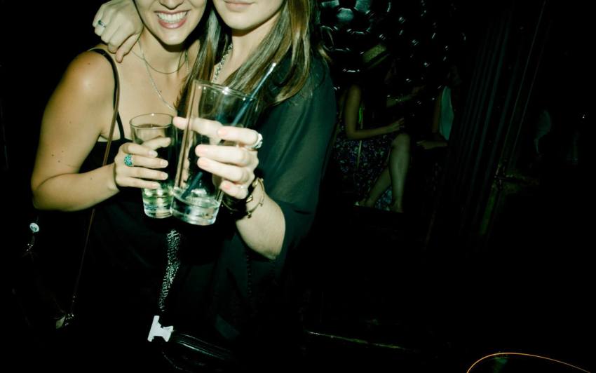 How To Date Girls As A Straight Girl