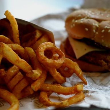 This Is What Your Go-To Fast Food Says About Your Dating Life
