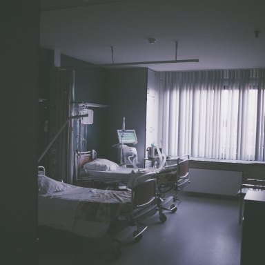 49 Real Nurses Share The Terrifying Hospital Ghost Stories That Scared Them To Death