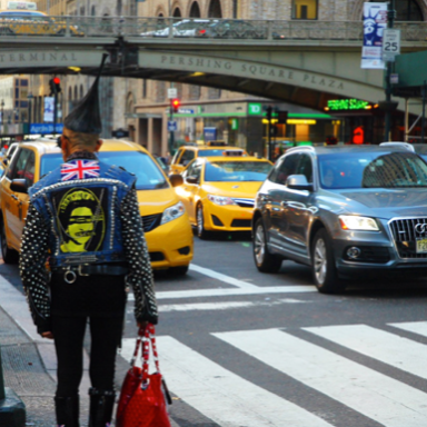 20 Ways To Avoid Looking Like A Lost Tourist In NYC