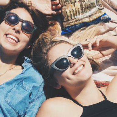 7 Signs Your Best Friend Is Secretly Your Frenemy