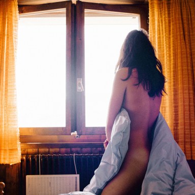 The Pros And Cons Of Choosing A Vibrator Over A Boyfriend (Hint: There Are More Pros)