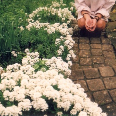 9 Ways To Spring Clean All The Toxic Thoughts That Are Holding You Back