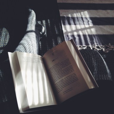 15 Reasons Why Dating A Girl Who Reads Will Enhance Your Life