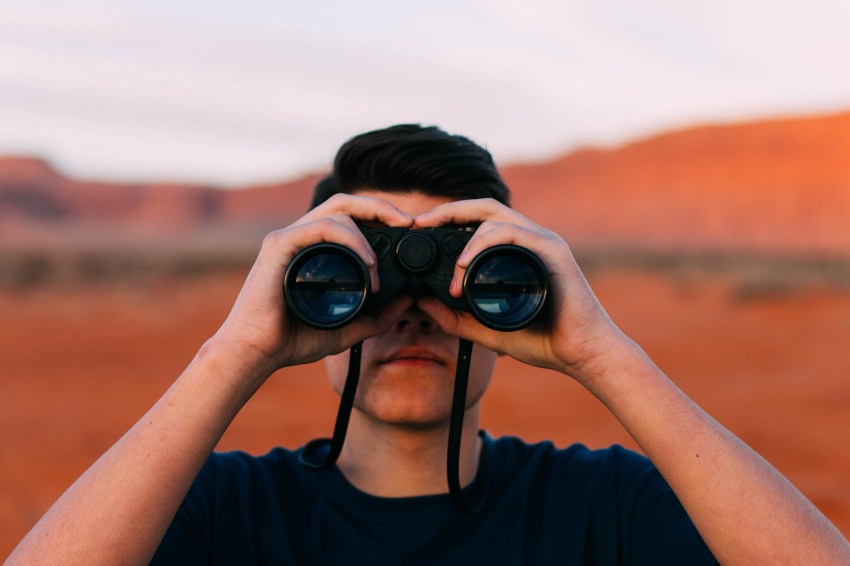 10 Signs He ​Actually​ Is Ready For A Relationship, But Not With YOU