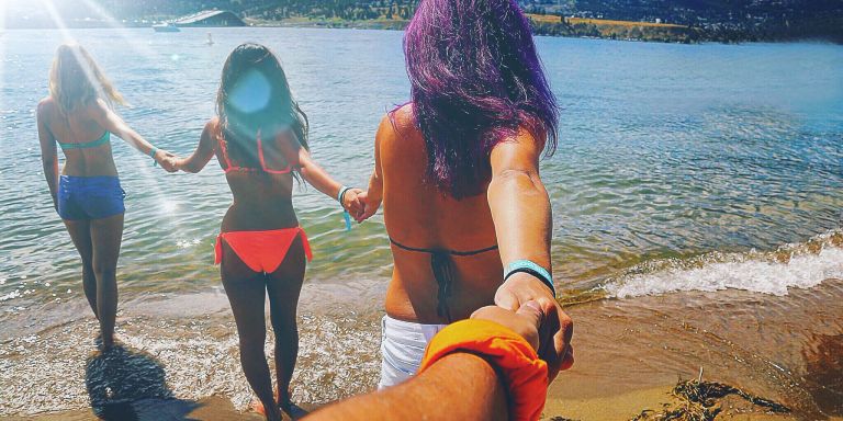 7 Essential Friends You’ll Make When Studying Abroad That Make It Unforgettable