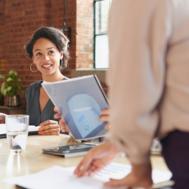 5 Ways To Be A Standout Colleague