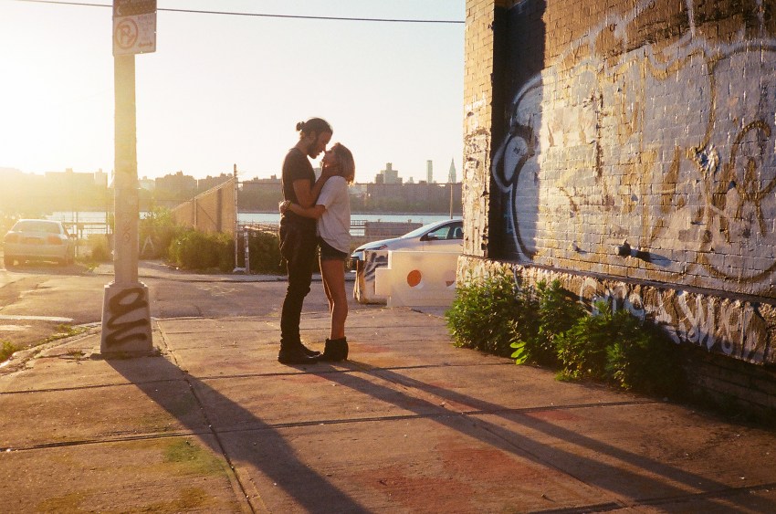 8 Ways To Tell If He’s BF Material (From The Very First Date)