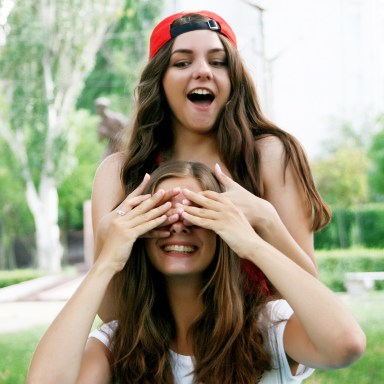 5 Reasons Why Your Single Friends Actually Give The BEST Relationship Advice