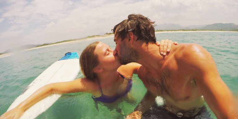16 Guys Reveal The One Little Thing That Makes Their Girlfriend Stand Out In Any Crowd