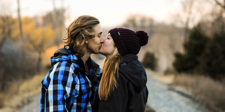 16 Surprisingly Honest Men On The Exact Moment They Fell In Love With Their Current Partner