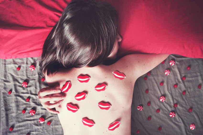 20 Über Romantic Tips For Giving Her The Fairy Tale Kiss She’s Been Craving