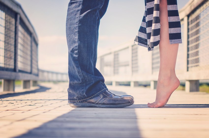 This Is Why You Can’t Help Falling For Emotionally Unavailable People