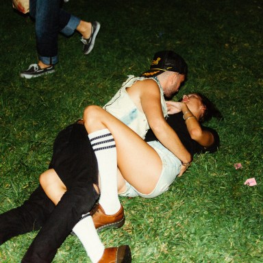 30 Cute Little (Childish) Things That Perfect Couples Do Together