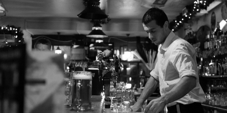 4 Important Life Lessons I Learned From Dating A Bartender