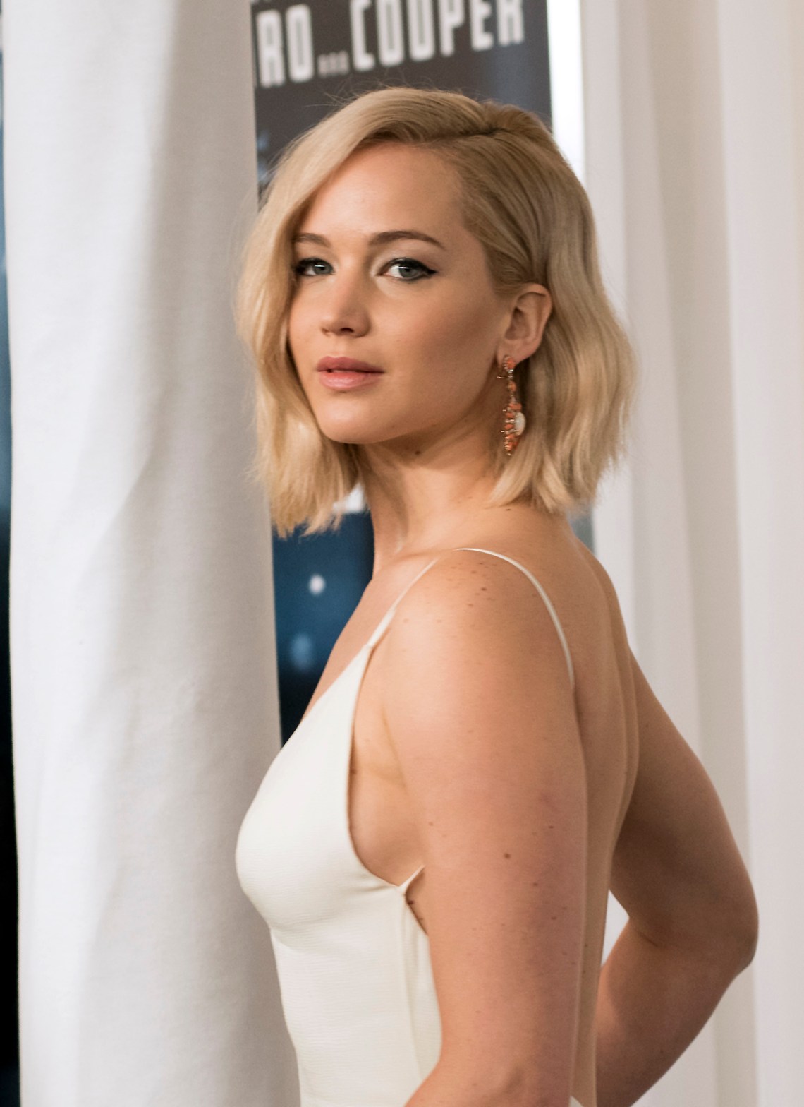 Sexy Teen Gang Bang Hd - Jennifer Lawrence Isn't A 'Cool Girl' After All (And That's Okay!) |  Thought Catalog