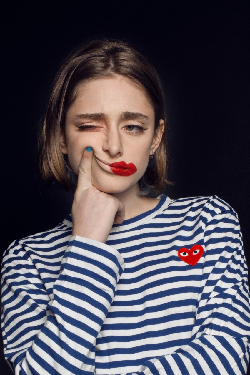 10 Signs He’s Just Not That Into You (But Who Really Cares?)