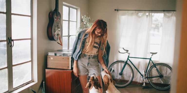 9 Reasons Dog Lovers Make The Absolute BEST Girlfriends