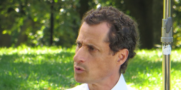 Anthony Weiner Is Still Sending Sexts (Even When His Son Is With Him)