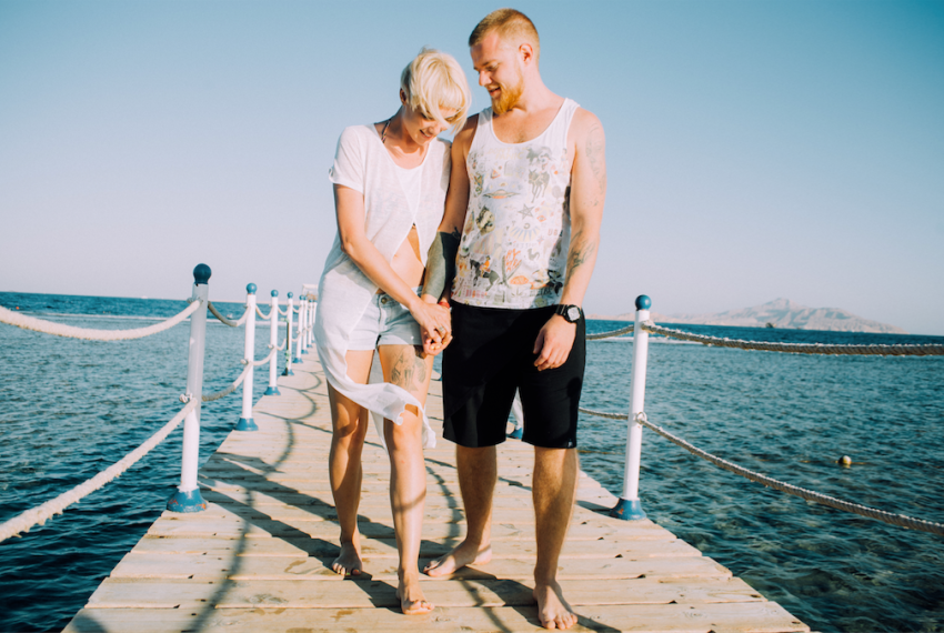 12 Signs You’re What’s Known As An ‘Extroverted Introvert’