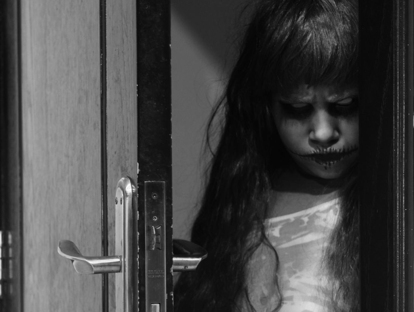 21 People Share The One Truly Blood Chilling, Unexplainable Phenomenon That Still Haunts Them To This Day