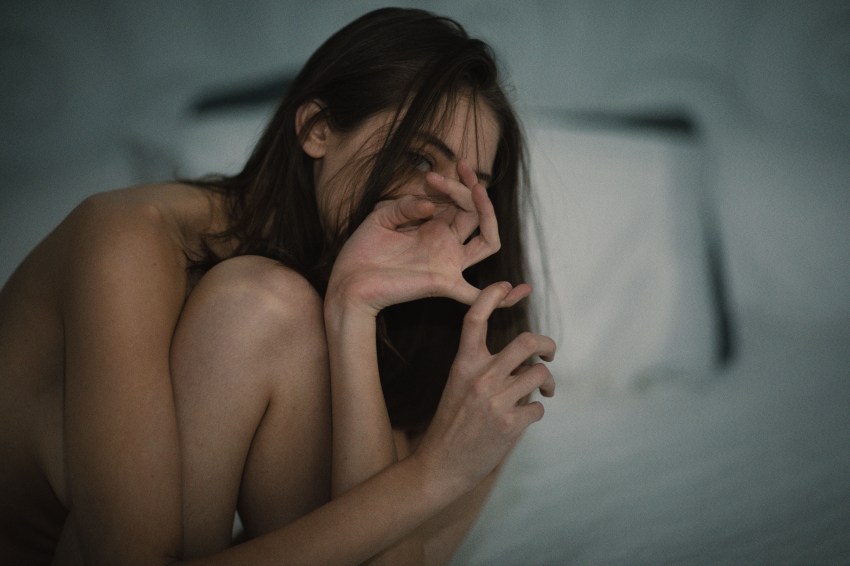 15 Dead Giveaway Signs He’s Not That Into You (And Probably Never Will Be)