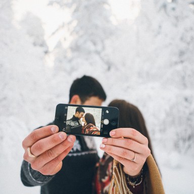 10 Things To Expect When You Love An Extroverted Introvert