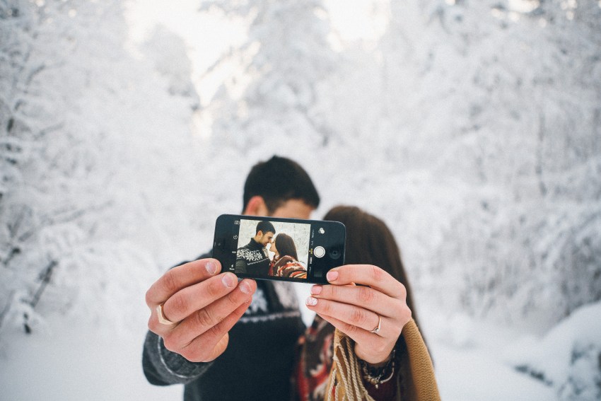 10 Things To Expect When You Love An Extroverted Introvert