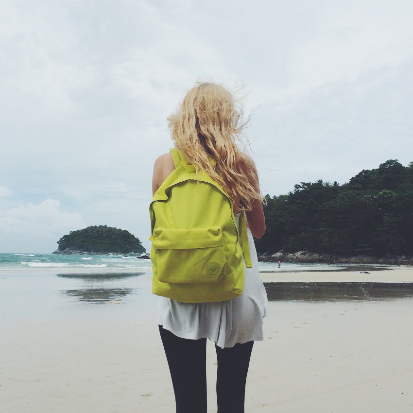 12 Everyday Struggles Of Being An Extrovert Who Also Loves Being Alone