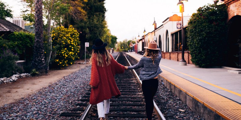 6 Tips For Maintaining A Long Distance Friendship
