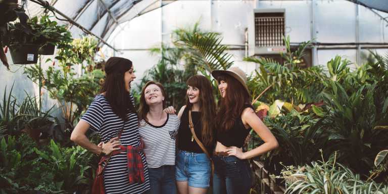 Here’s What Will Unavoidably Happen When You Reunite With Your Best Friends from College